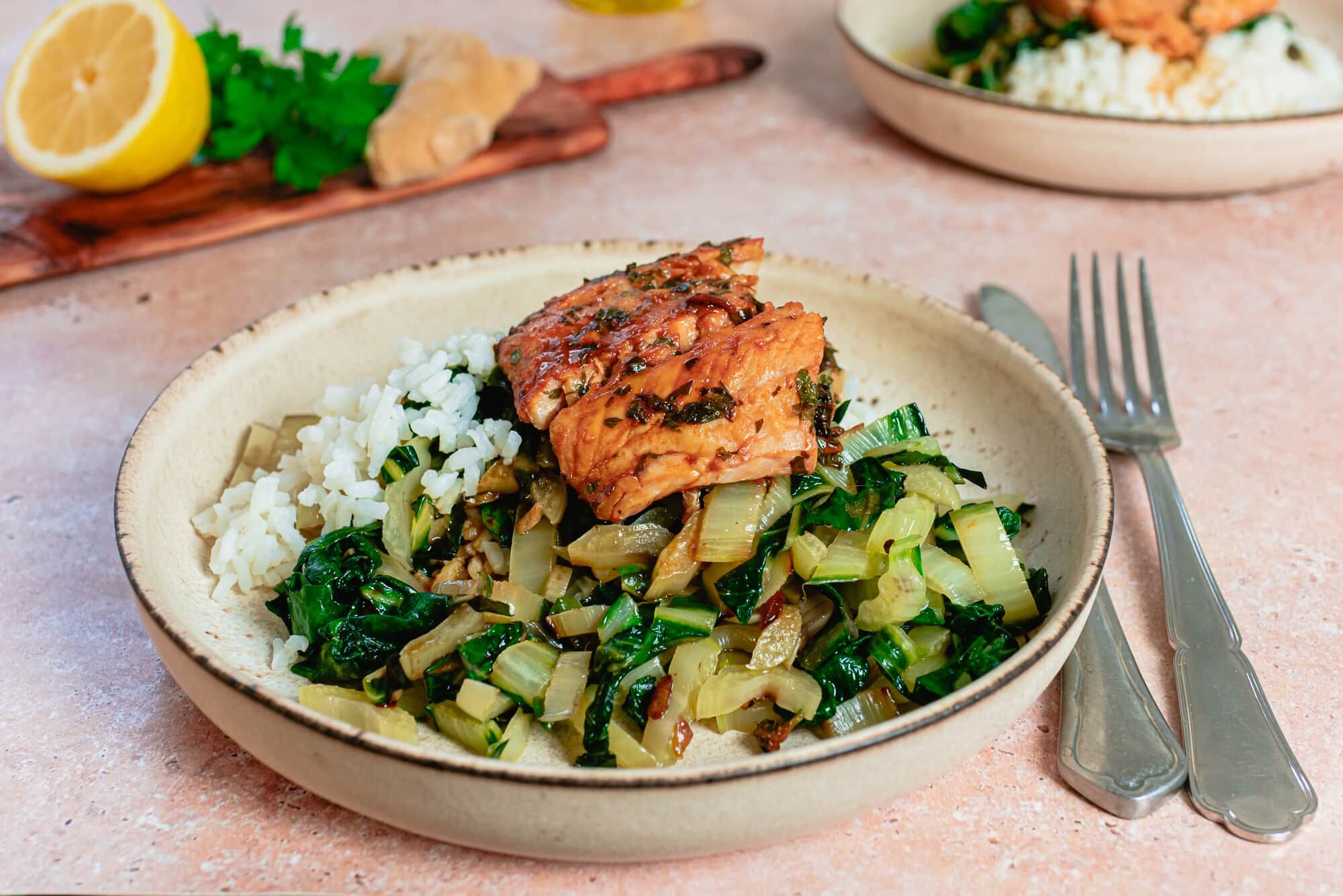 Poisson à la sauce soja et au gingembre, blettes et riz